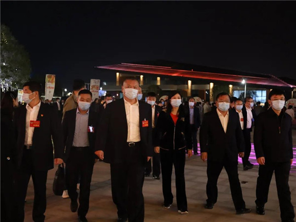 人大代表、政協(xié)委員打卡《china》