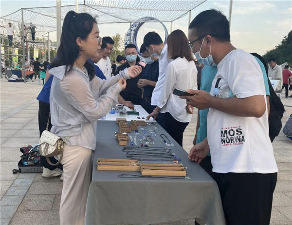 興商貿(mào) 促消費(fèi) 惠民生！景德鎮(zhèn)這里的夜市很火爆！