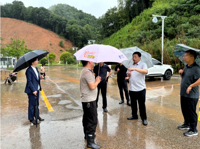 市城投集團領(lǐng)導深入一線調(diào)度防汛工作